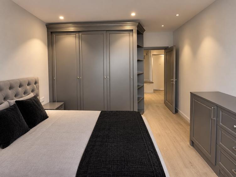 Apartament cu 2 camere decomandat, mobilat în Central