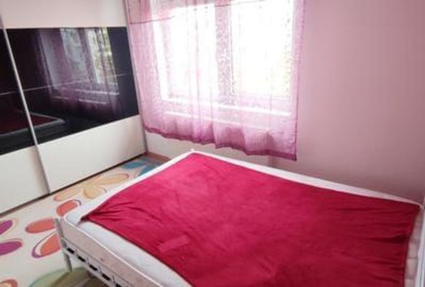 Apartament cu 3 camere semidecomandat în Bucovina