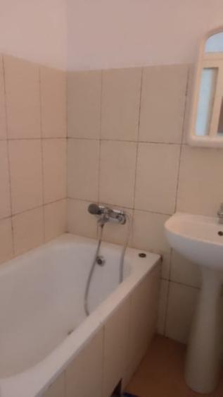 Garsonieră nedecomandată, mobilată în Gara