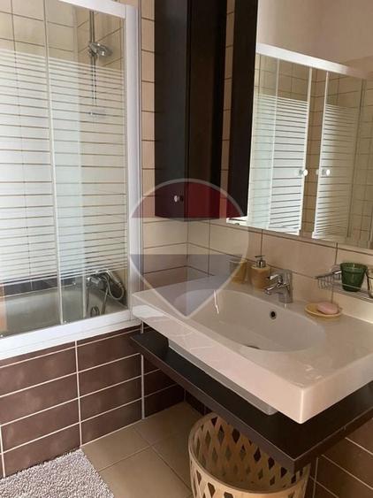 Apartament cu 2 camere decomandat, mobilat în Văcăresti
