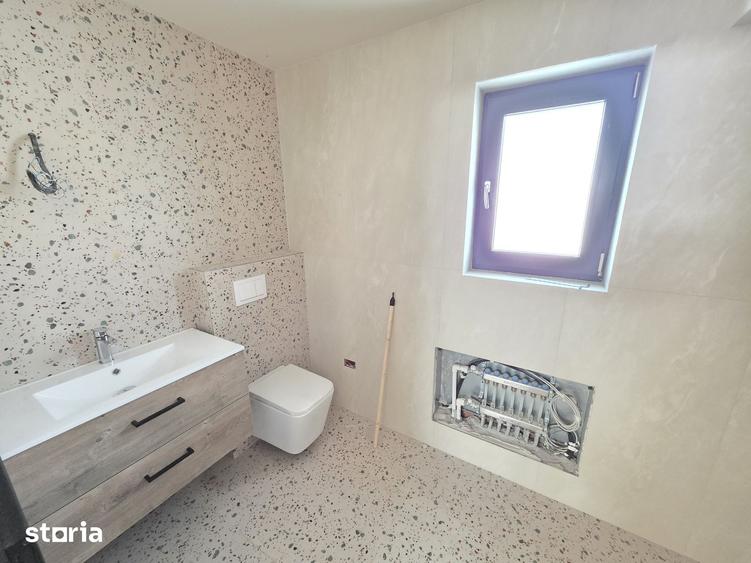 Casă cu 4 camere cu Teren 500 Mp în Central
