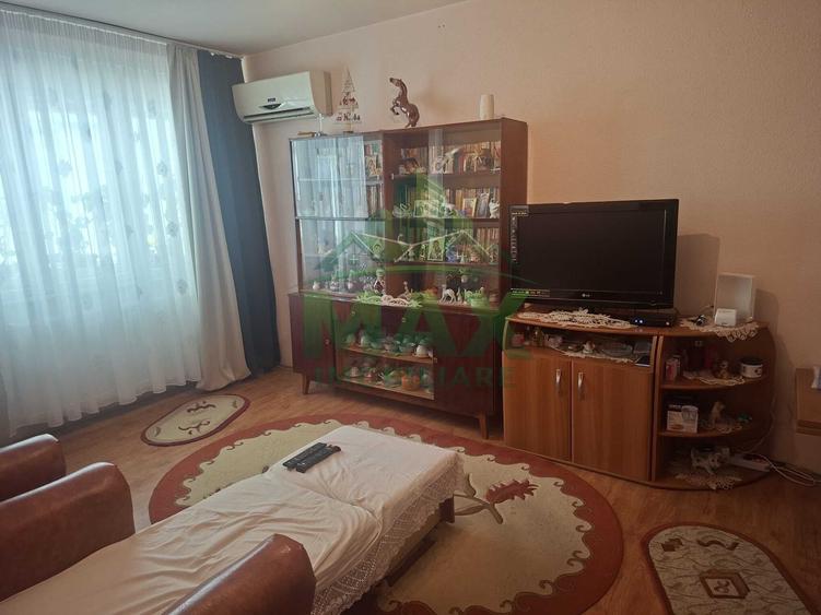 Apartament cu 3 camere decomandat în Vest