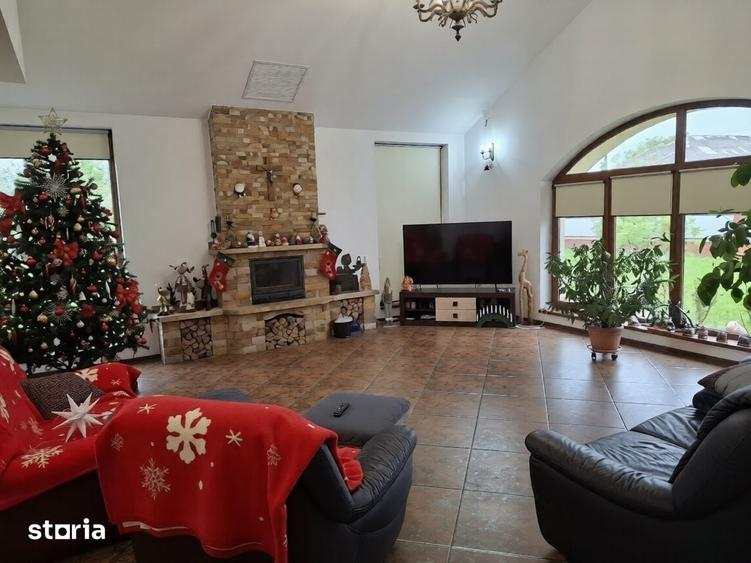 Casă cu 5 camere cu Teren 1500 Mp în Satulung
