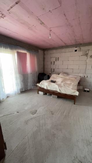 Casă individuală cu 4 camere cu Canalizare în Crucișoara