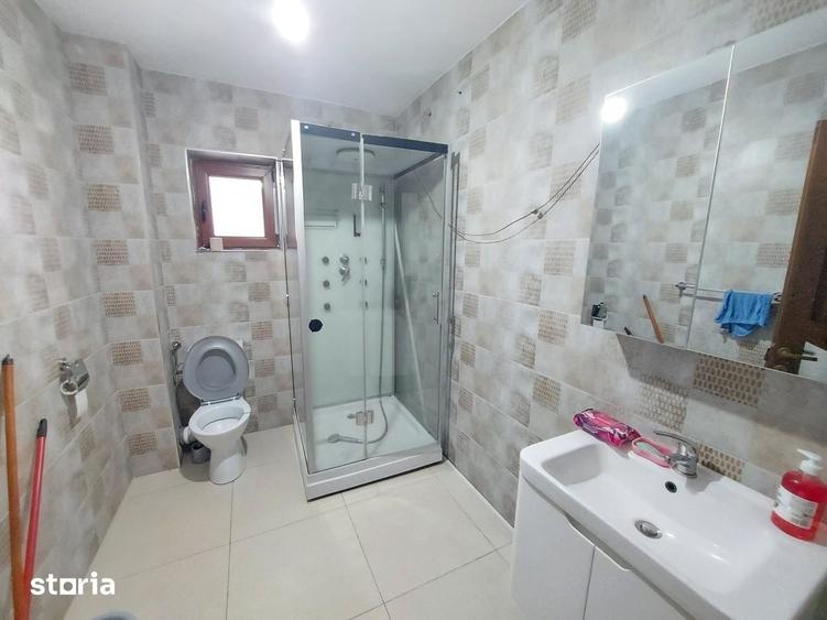 Casă cu 4 camere decomandat cu Teren 710 Mp în Poplaca
