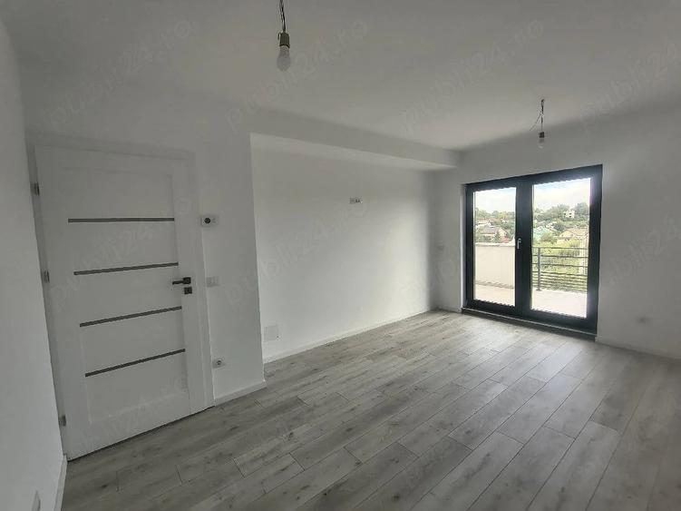 Casă cu 4 camere cu Teren 388 Mp în Valea Adâncă