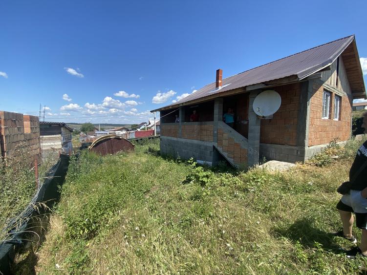 Casă individuală cu 2 camere cu Teren 300 Mp în Apahida