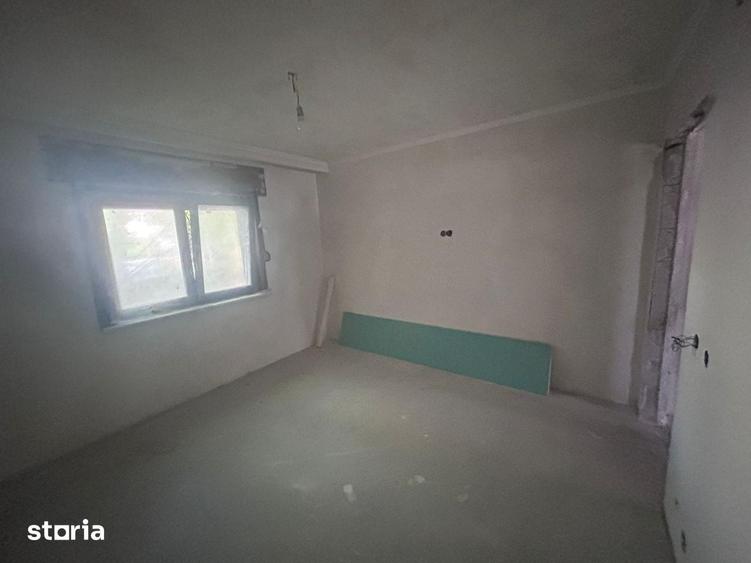 3 Dec. Brazda Sc. 24 , O-uri, parter cu balcon 185000 euro. - 2