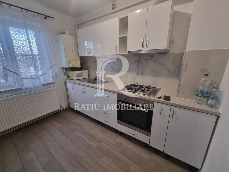 Apartament cu 2 camere semidecomandat, mobilat în Gojdu