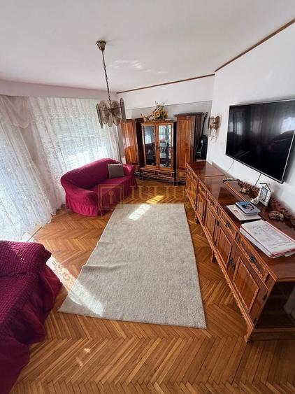 Apartament cu 3 camere decomandat, mobilat în Complex Studențesc