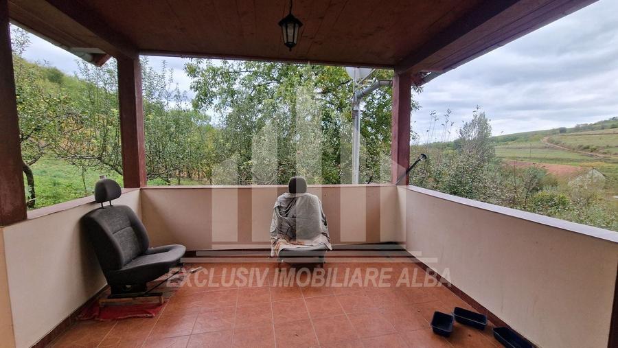 Casă individuală cu 3 camere cu Canalizare în Cetea