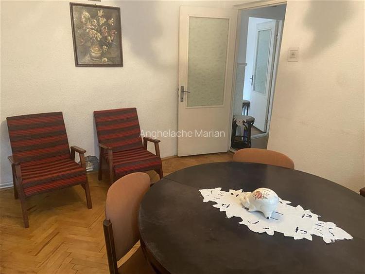 Apartament 3 camere de vanzare in Focsani , zona cartier Sud , etaj 1 4 , deco