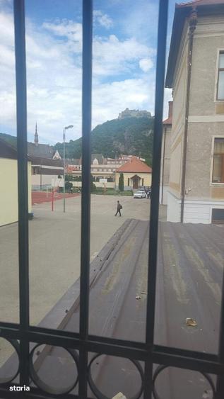 Apartament cu 3 camere în Decebal