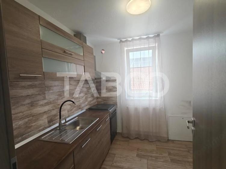Casă cu 6 camere cu Teren 281 Mp în Tineretului