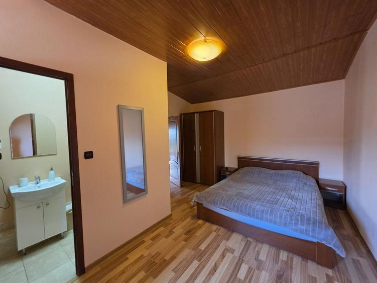 Casă individuală cu 9 camere cu Piscina în Cornu de Jos (Cornu)
