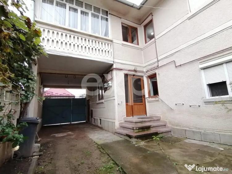 Casă cu 3 camere cu Teren 30 Mp în Central