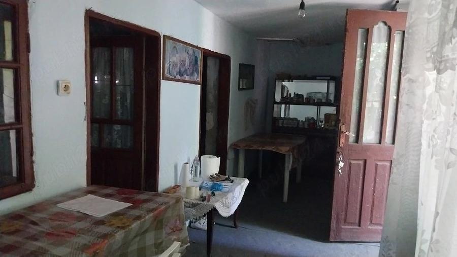 Casă cu Teren 691 Mp în Leu