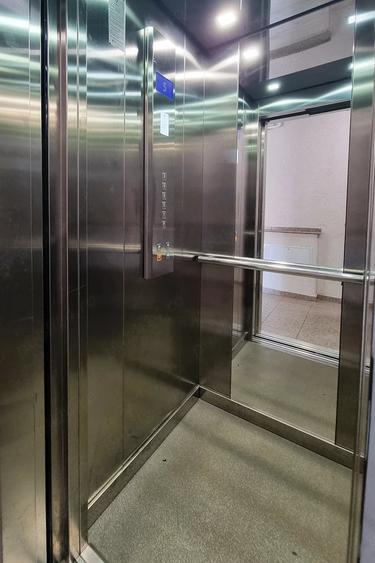 Apartament cu 2 camere semidecomandat în Dudești
