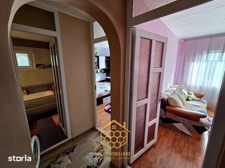 Apartament cu 3 camere in zona centrala - Filiasi - 7