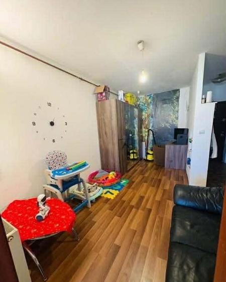 Apartament cu 2 camere, 40 mp , zona Florilor, Floresti - 2