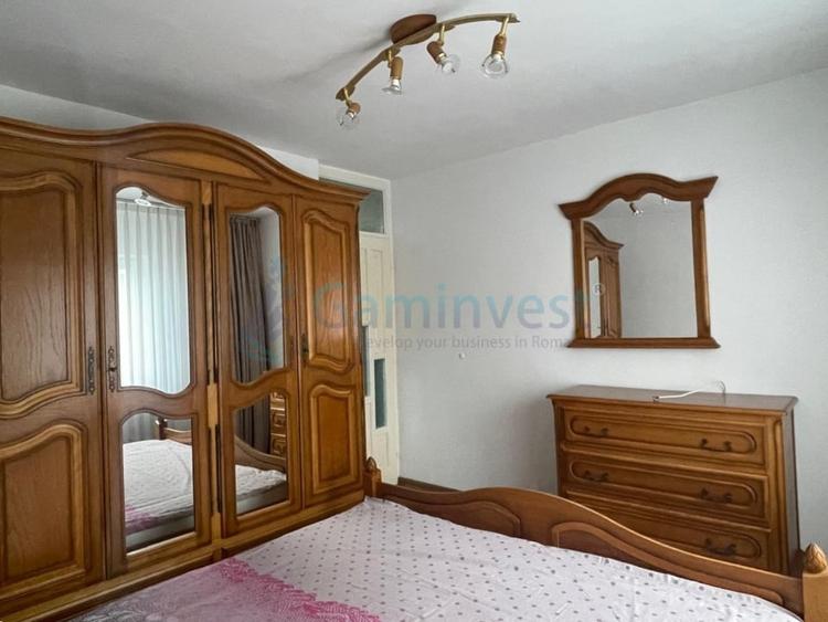 Apartament cu 3 camere decomandat, mobilat în Rogerius