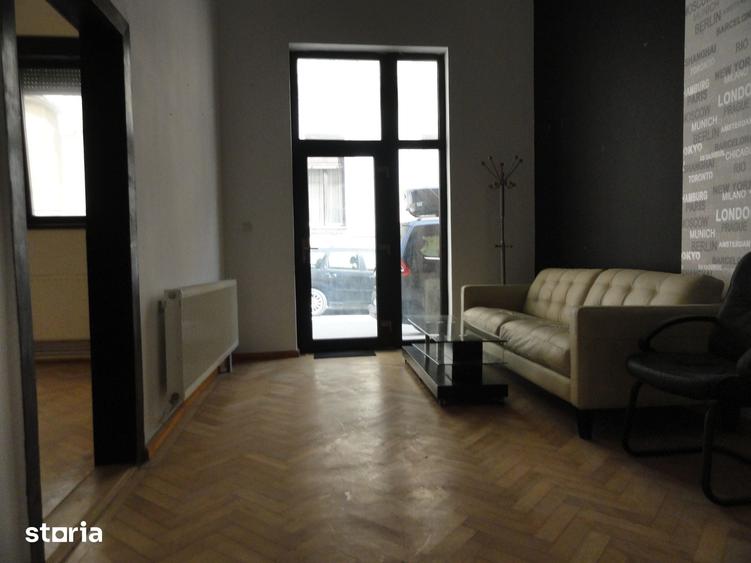 Spațiu comercial, de 70 mp, în Central