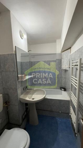 Garsonieră decomandată, mobilată în Hotvon