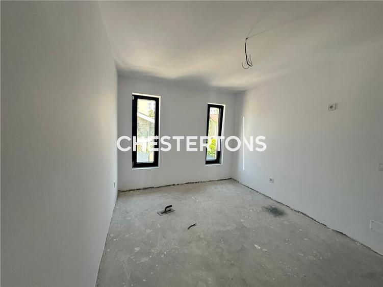 Casă individuală cu 4 camere cu Teren 503.10998535156 Mp în Central