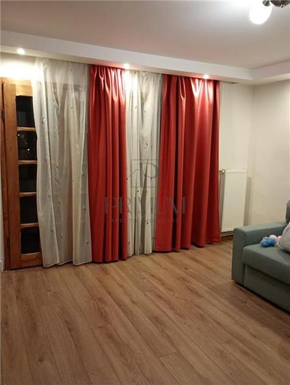 Apartament cu 3 camere decomandat în Bucovina