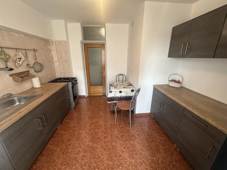 Apartament cu 2 camere decomandat, mobilat în Calea Călărașilor