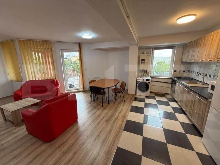 Apartament cu 3 camere semidecomandat, mobilat în Zorilor