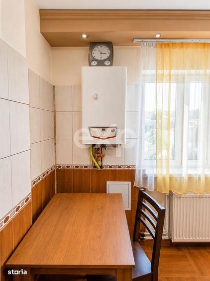 Apartament cu 3 camere decomandat în Est