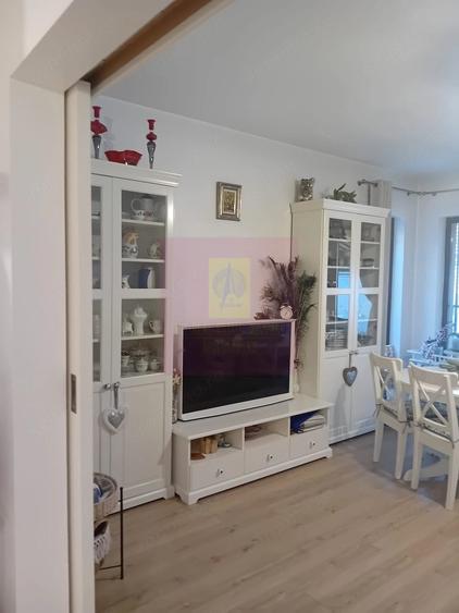 Casă cu 5 camere cu Teren 240 Mp în Tei