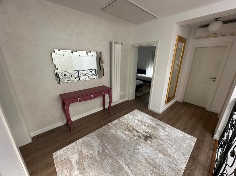 Duplex cu 5 camere cu Canalizare în Aradului