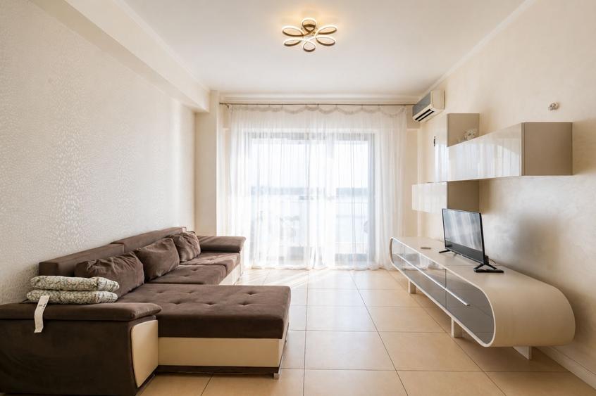 Apartament cu 3 camere decomandat, mobilat în Central