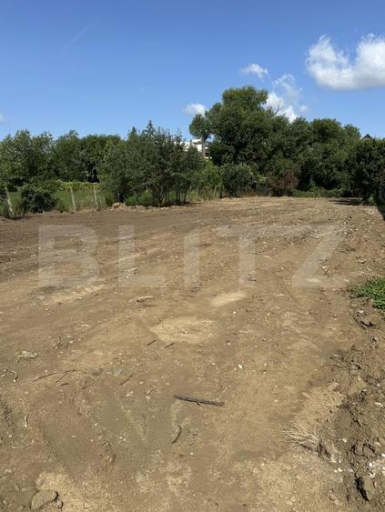 Teren Construcții intravilan de 942 mp, în Sud