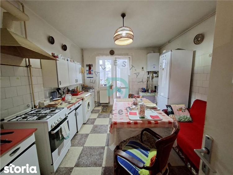 Apartament cu 3 camere decomandat în Centrul Istoric