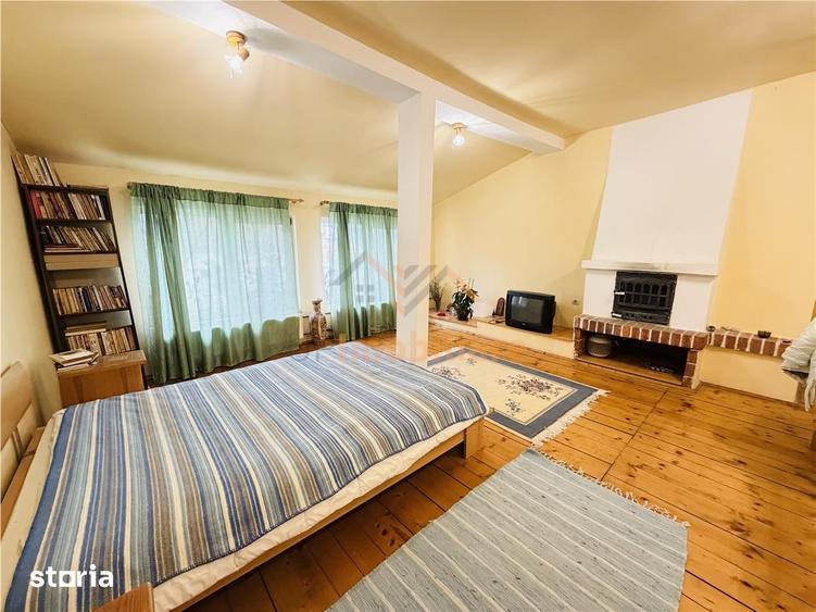 Casă cu 5 camere cu Teren 238 Mp în Central