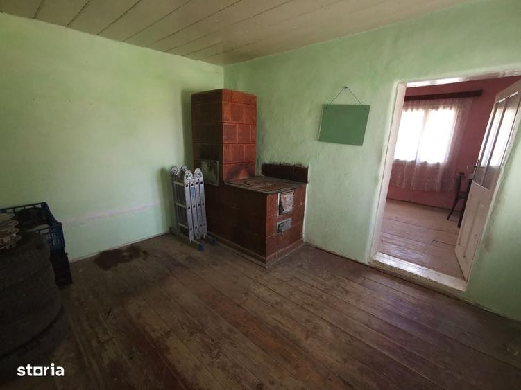 Casă cu 2 camere cu Teren 1170 Mp în Central