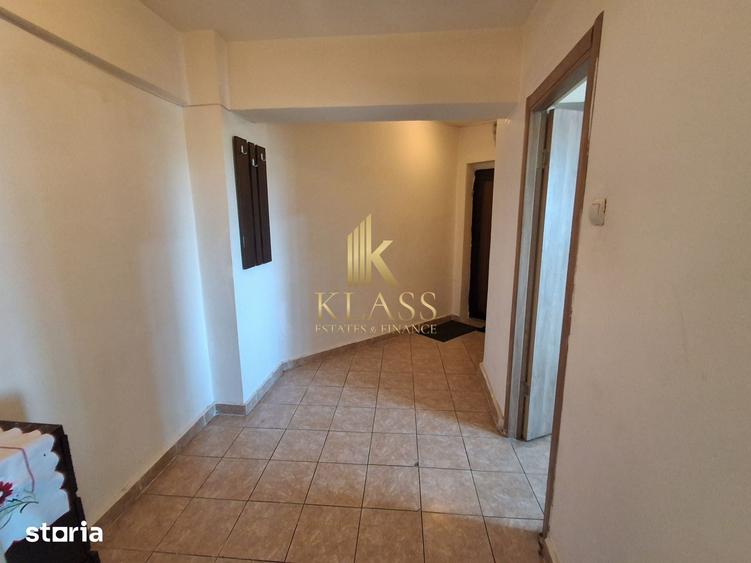 Apartament cu 3 camere semidecomandat în Colentina