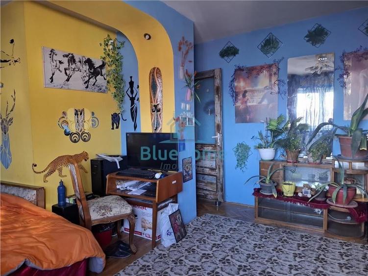 Casă cu 5 camere în 1 Mai