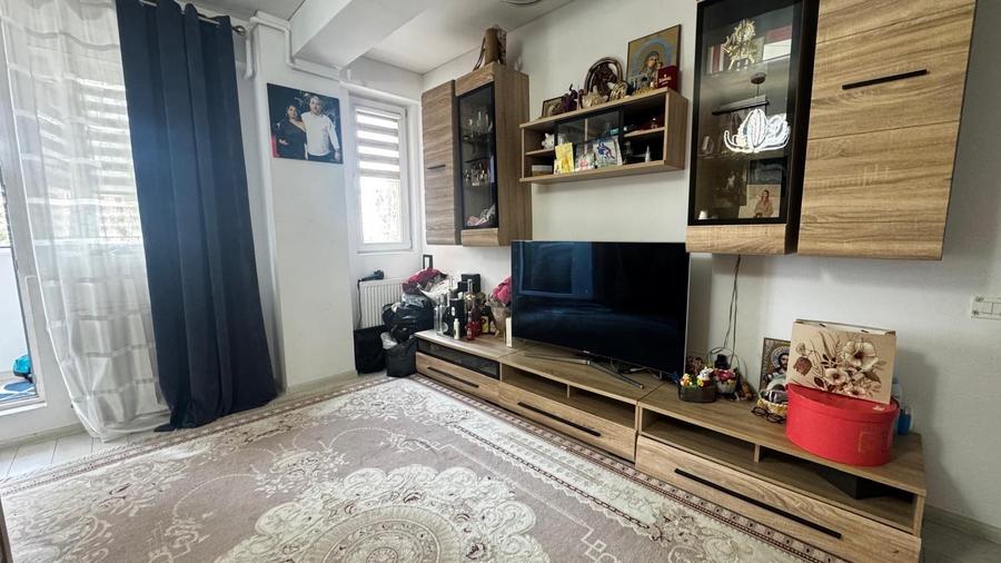 Apartament cu 3 camere în Militari