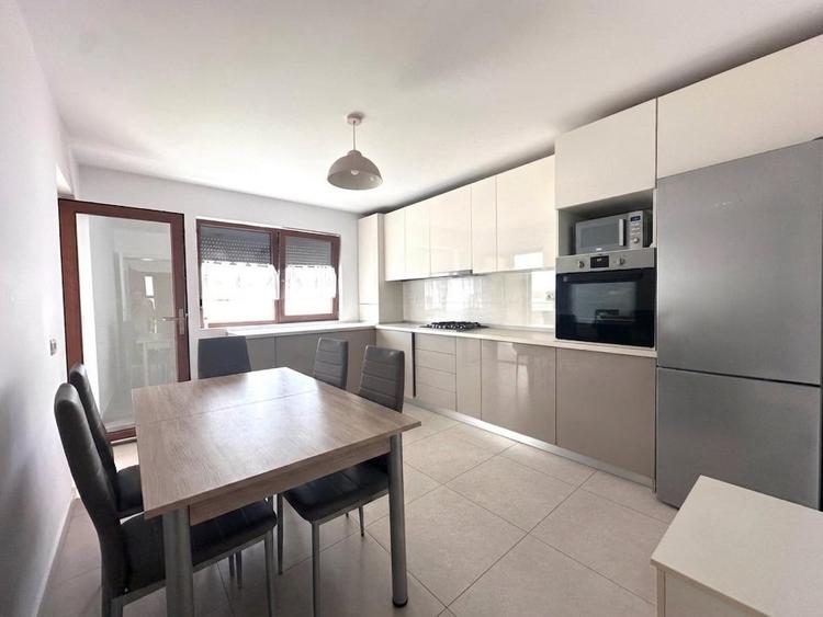 Duplex cu 4 camere cu Canalizare în Moșnița Nouă
