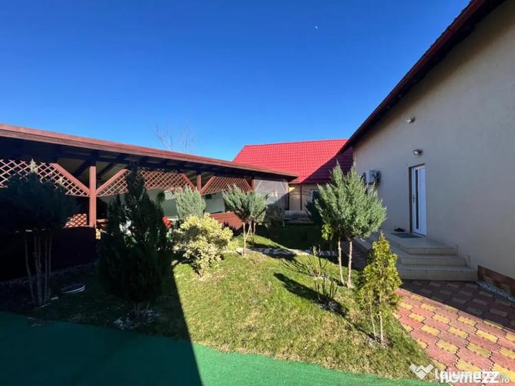 Casă cu 7 camere cu Teren 960 Mp în Central