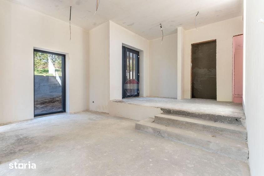 Casă cu 6 camere cu Teren 600 Mp în Feleacu
