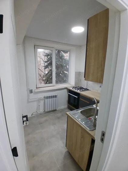 Garsonieră decomandată în 13 Septembrie