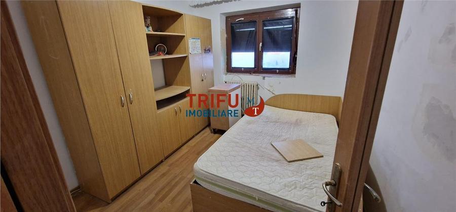 Apartament cu 3 camere decomandat în Cetate