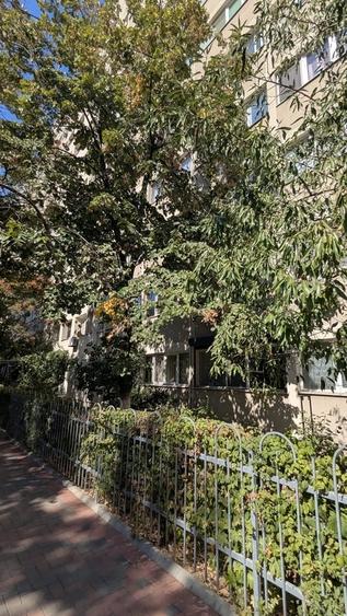 Apartament cu 3 camere semidecomandat în Dristor