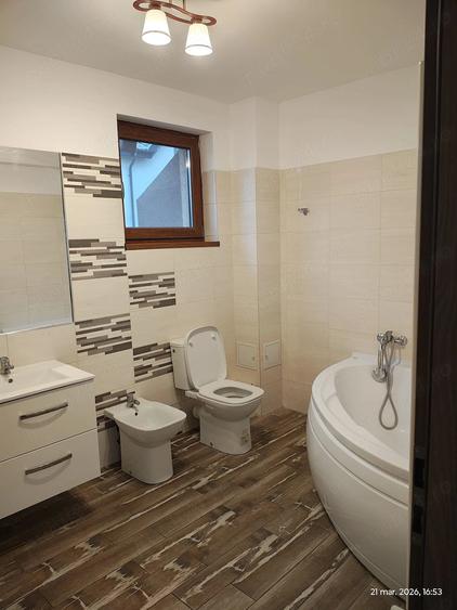 Casă cu 2 camere cu Teren 400 Mp în Central
