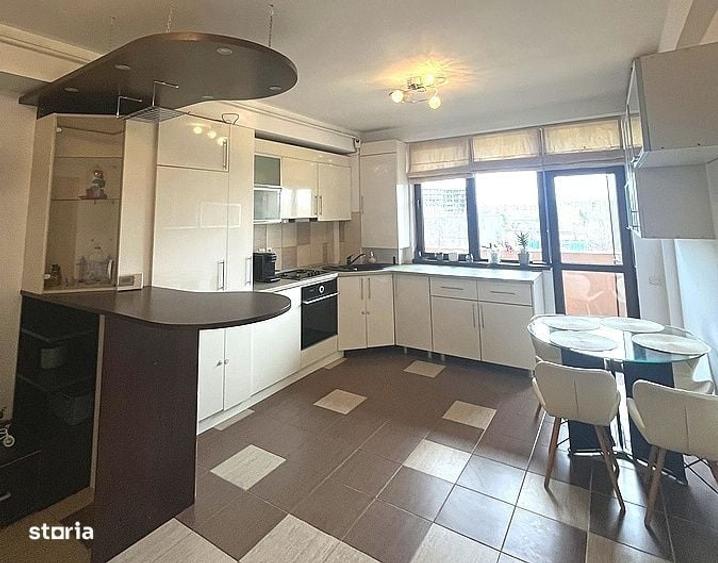 Apartament cu 3 camere semidecomandat în Central
